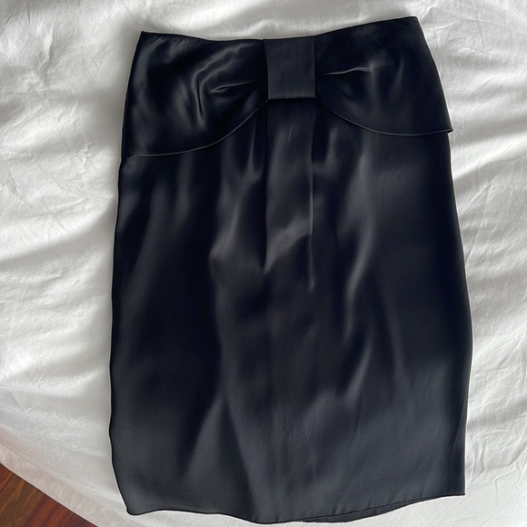 Knee length silk D&G dress- color black as good as new! Size S - Picture 4 of 4